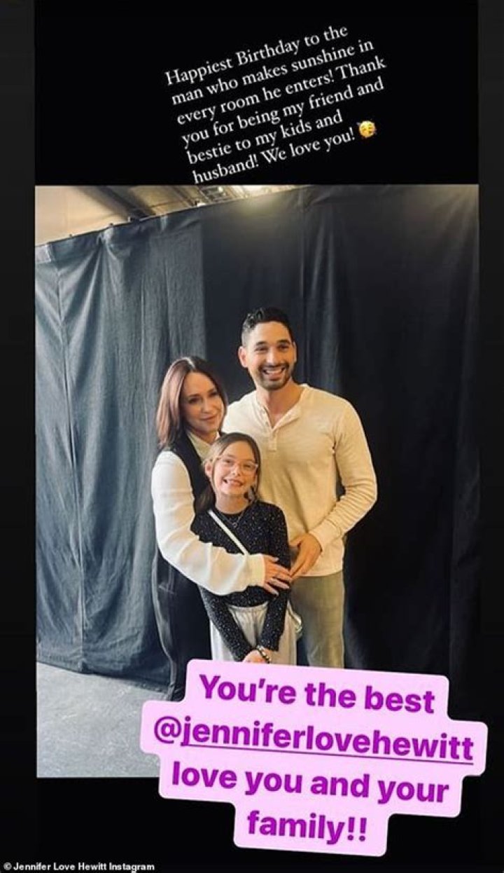 Jennifer Love Hewitt Sings With Husband Brian Hallisay in Quarantine