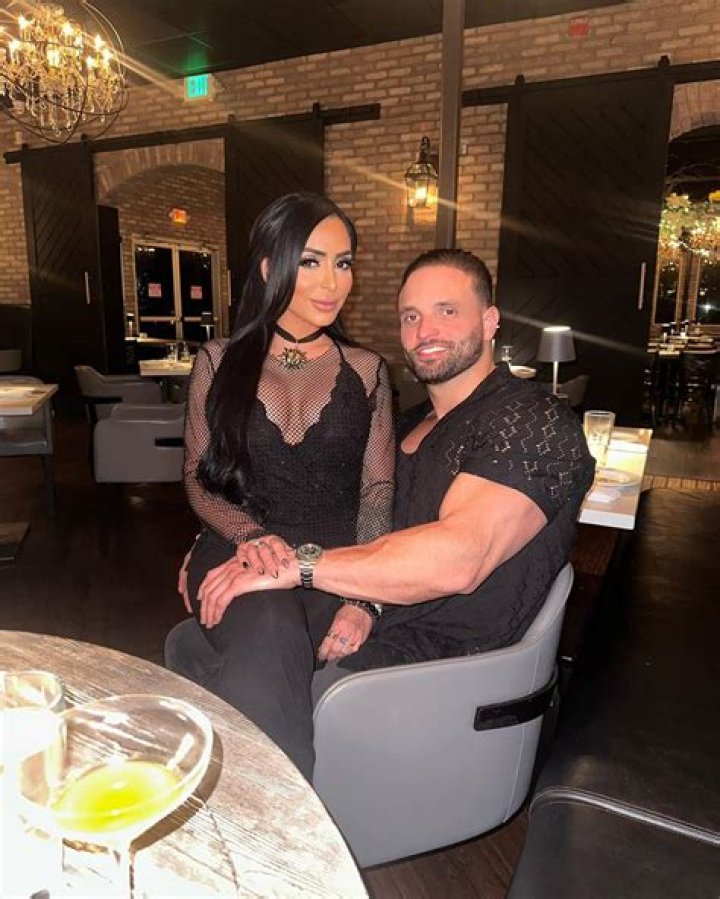 Jersey Shore star Angelina Pivarnick fuels split rumors from husband