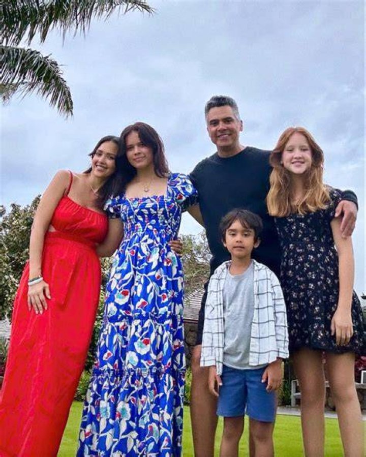 Jessica Alba, Cash Warren Share Rare Photo With All 3 Kids Us Weekly