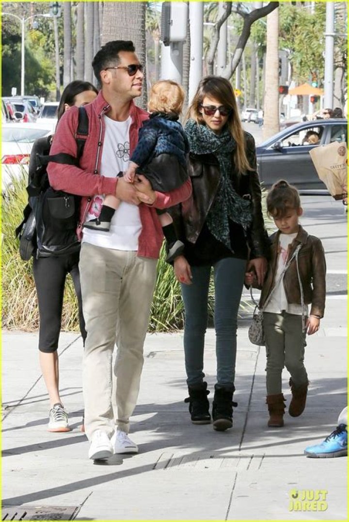 Jessica Alba Honor Loves Being the Older Sister! Photo 2798948 Cash