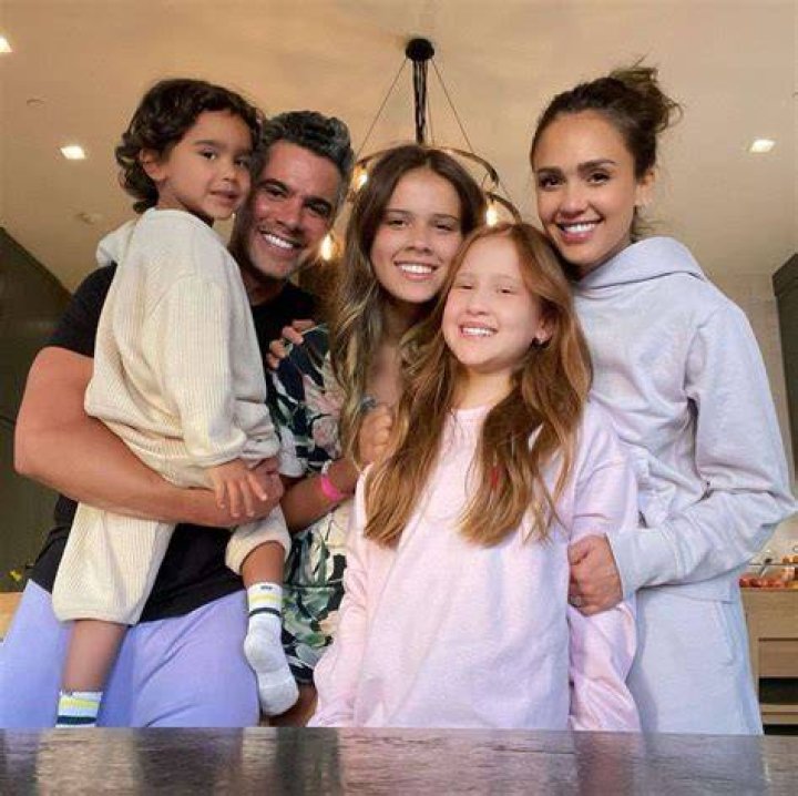 Jessica Alba Shares Father's Day Tribute to Husband Cash Warren