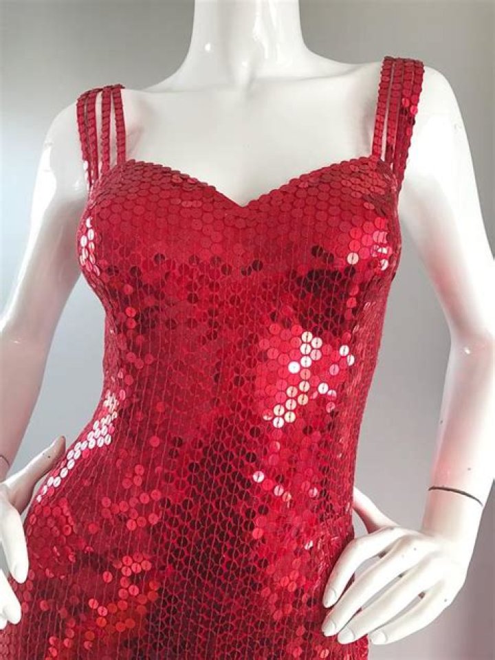 Jessica Rabbit red sequin dress plus size Virginie Grossat Blog