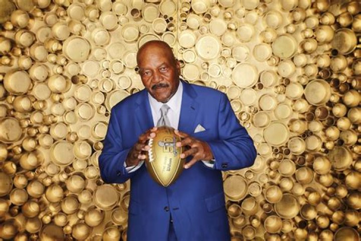 Jim Brown's Complex Relationships with Women from His Mom to Gloria