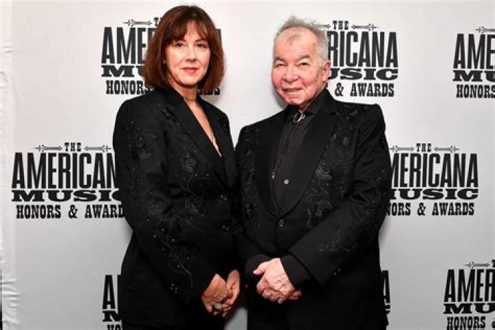 John Prine&rsquo;s Wife Fiona Whelan Prine Wiki & Facts to Know