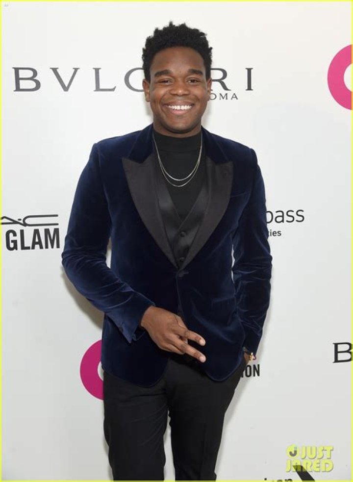JoJo Announces Engagement to Actor Dexter Darden on Christmas