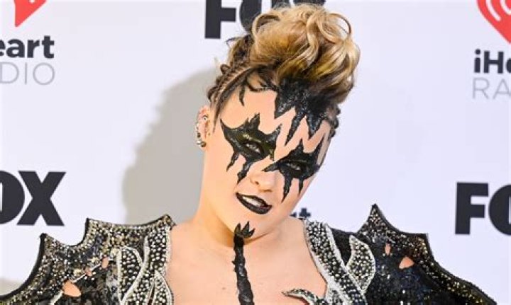 JoJo Siwa 'splits from girlfriend Kylie Prew' amid Dancing With The