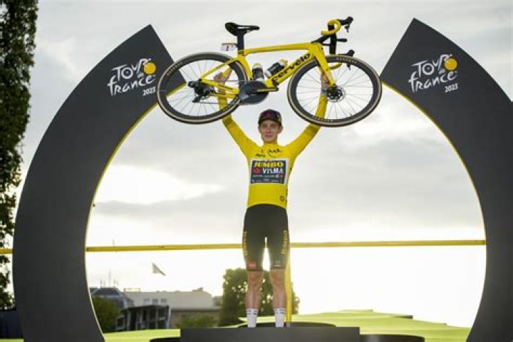Jonas Vingegaard wins the Tour de France for 2nd straight year