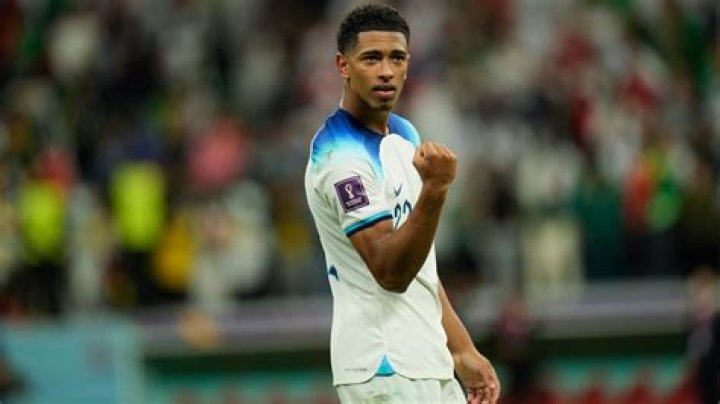 Jude Bellingham takes World Cup star turn as England tops Senegal
