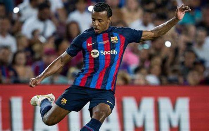 Jules Kounde makes FC Barcelona debut