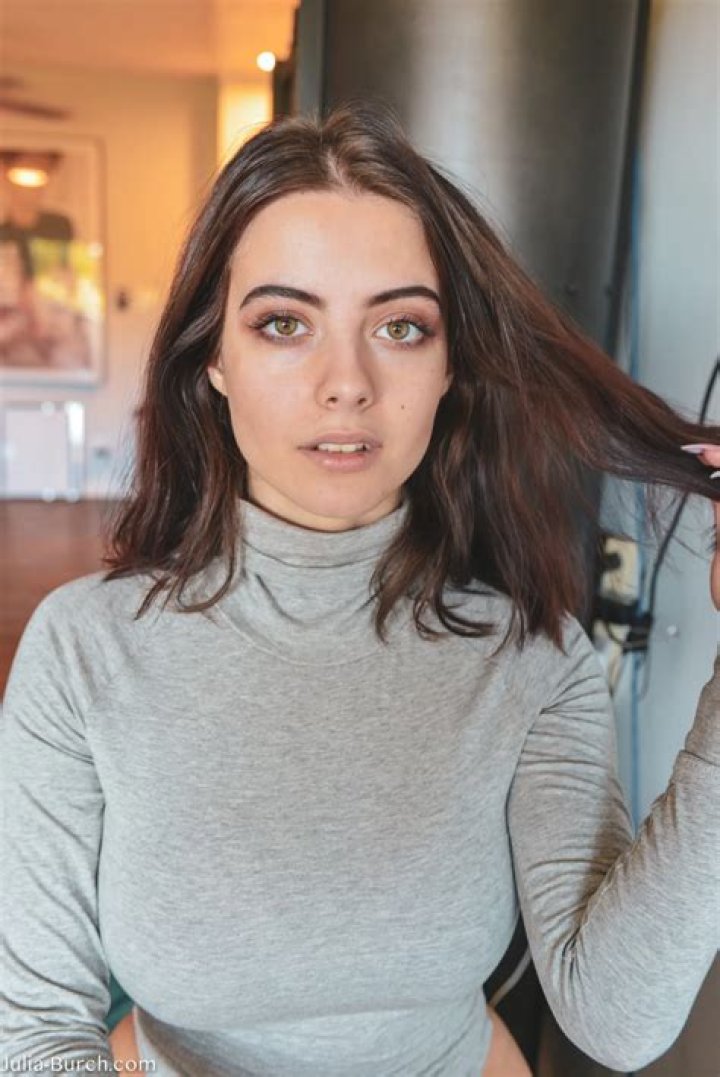 Julia Burch leaks Julia Burch Exclusive Content