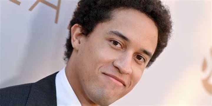 Julian De Niro Plays Young Obama in The First Lady POPSUGAR Celebrity