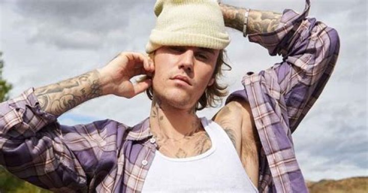 Justin Bieber Reveals His Guards Used To Sneak Into His Bedroom In The