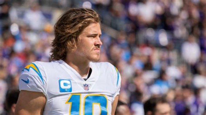Justin Herbert Bio, NFL & Girlfriend [2024 Update] Players Bio