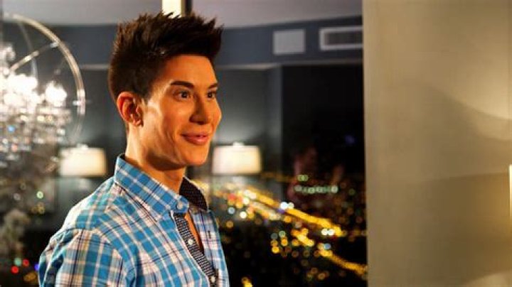 Justin Jedlica Shops for Fancy Furniture for New Condo E! Online