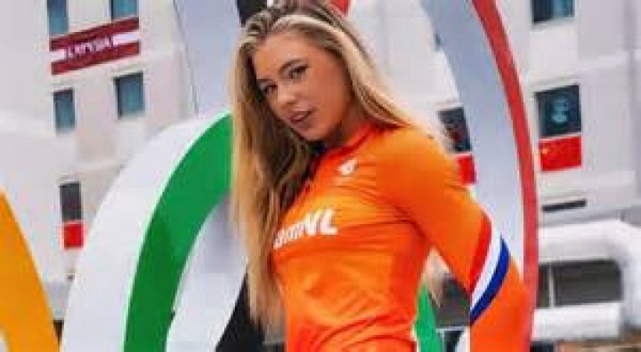 Jutta Monica Leerdam sur Instagram Finishes my season with 5 silver