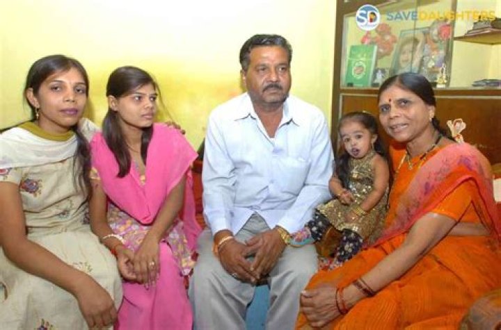 Jyoti Amge Parents, Husband, Net Worth, Is Jyoti Amge Married?