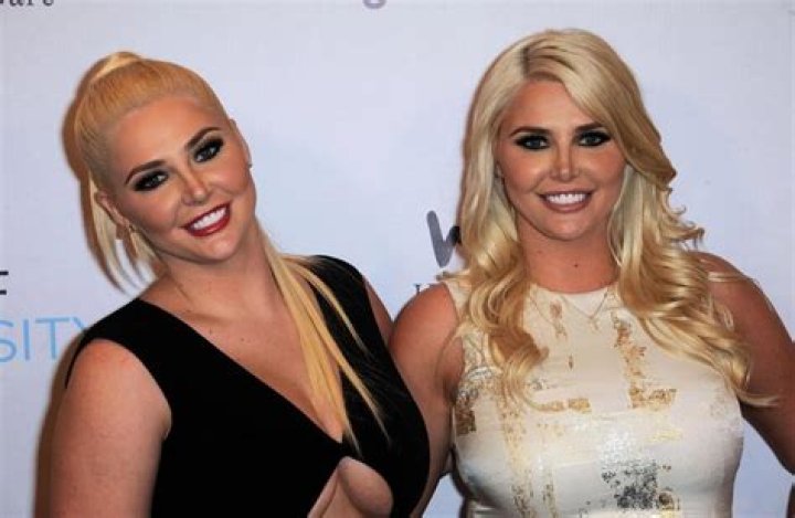 Karissa Shannon The Two Shared A Single Centerfold The Only