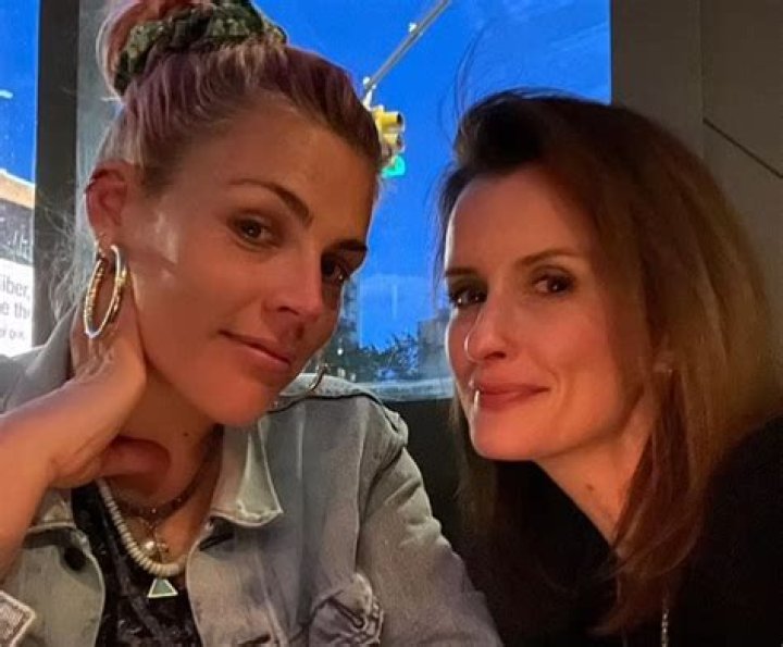 Kate Cooper Serge Obituary How Busy Philipps Honored Her Best Friend