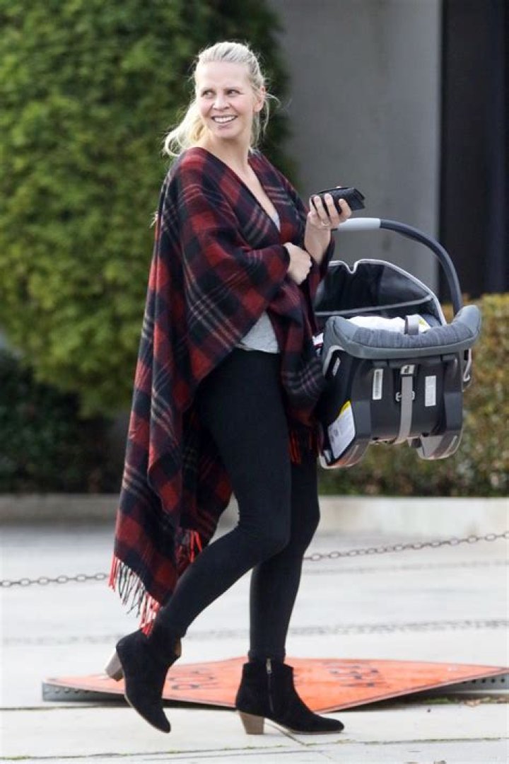 Kayte Walsh Takes Her Newborn Out For Lunch in West Hollywood 1/2/ 2017