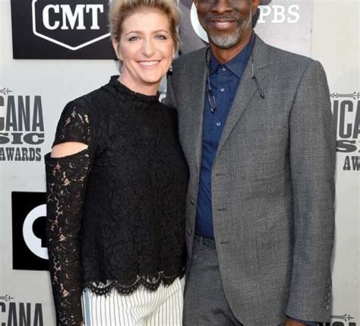 Keb Mo is Married to Wife Robbie Brooks Moore