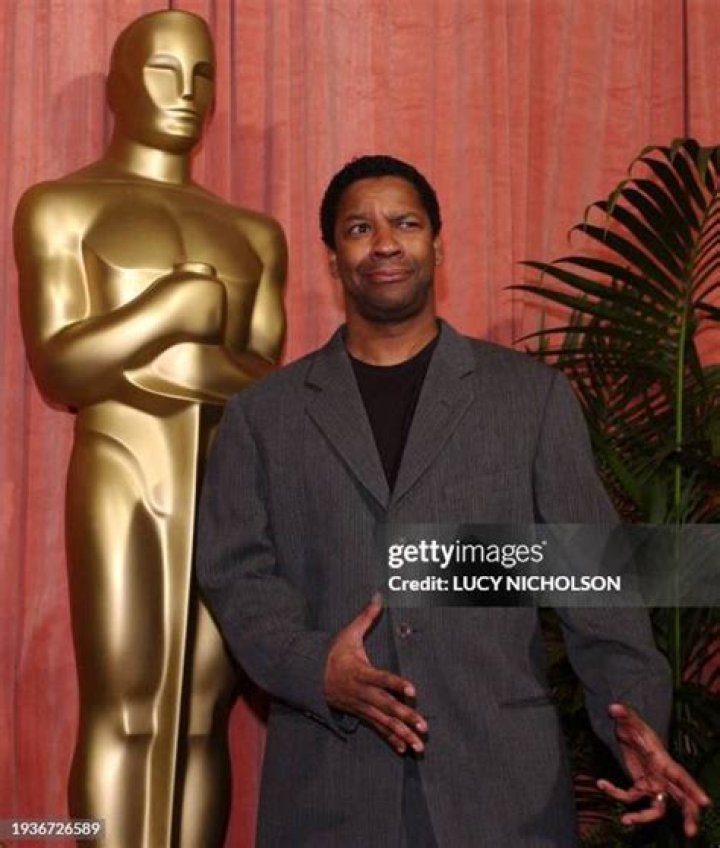 Keith Washington arrives at the Oscar Salute Hosted By Kevin Hart