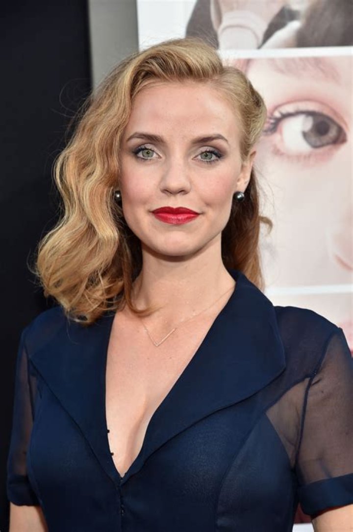 KELLI GARNER at If I Stay Premiere in Hollywood HawtCelebs
