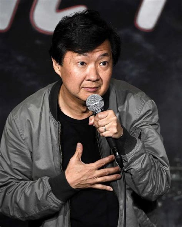 Ken Jeong stops his standup show to provide