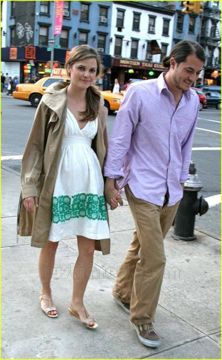 Keri Russell Son River Deary Photo 446051 Pictures Just Jared