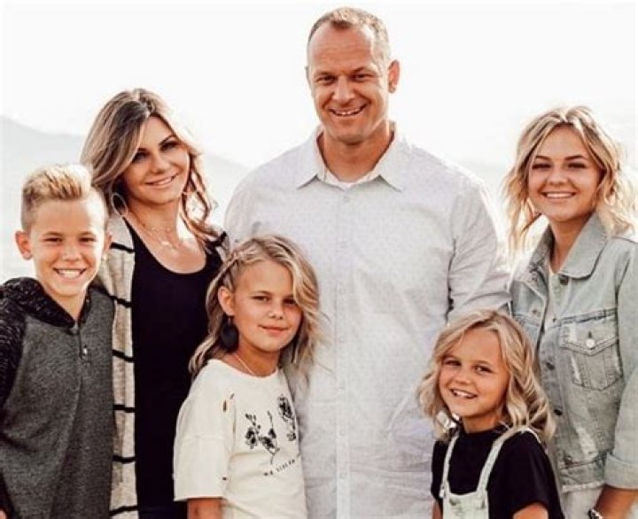 Kesley LeRoy Bio, Facts, Family Life of YouTuber