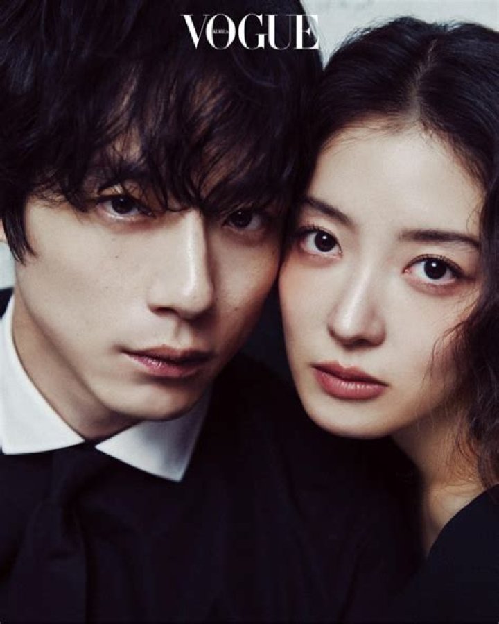 kim jiwon with his younger sister kim hyesoo. Selebritas