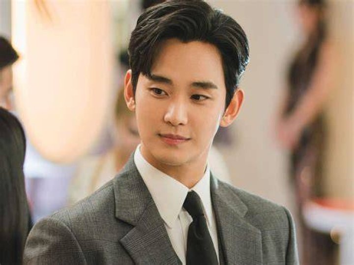 Kim Soohyun Biography, Height, Weight, Age, Movies, Wife, Family