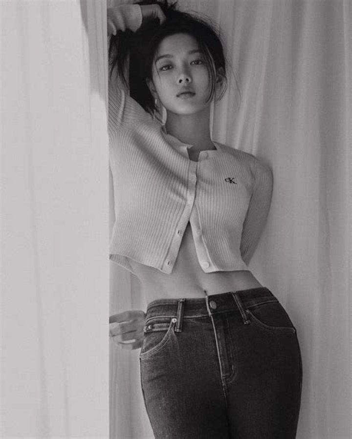Kim Yoo Jung Body Measurement, Bra Sizes, Height, Weight Celeb Now 2021