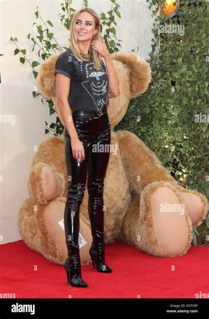 Kimberley Garner at the Goodbye Christopher Robin Premiere in black