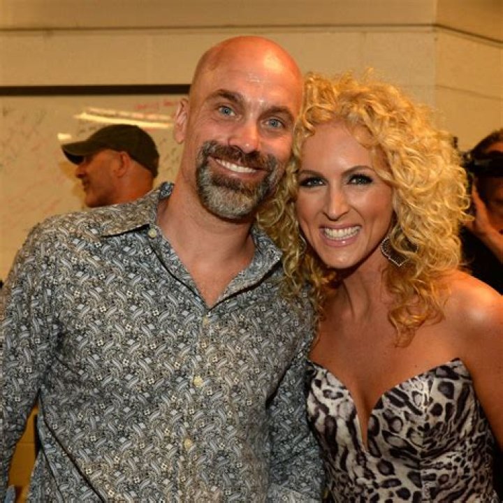 Kimberly Schlapman and Husband Stephen Found Love after Tragedy
