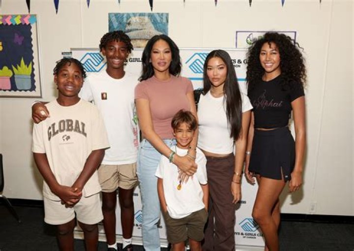 Kimora Lee And Mother At "The Tempest" Los Angeles Premiere, El Capitan
