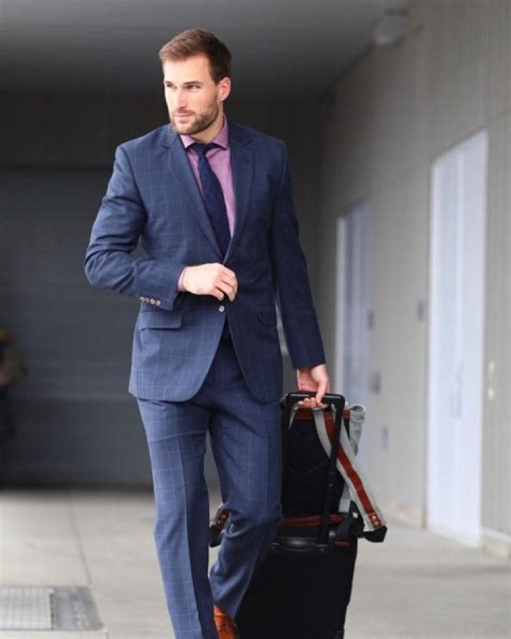 Kirk Cousins Age, Wiki, Bio, Height, Wife, Salary, Net Worth