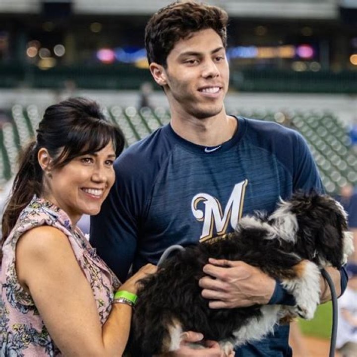 Know Alecia Yelich Milwaukee Brewers Outfielder Christian Yelich's