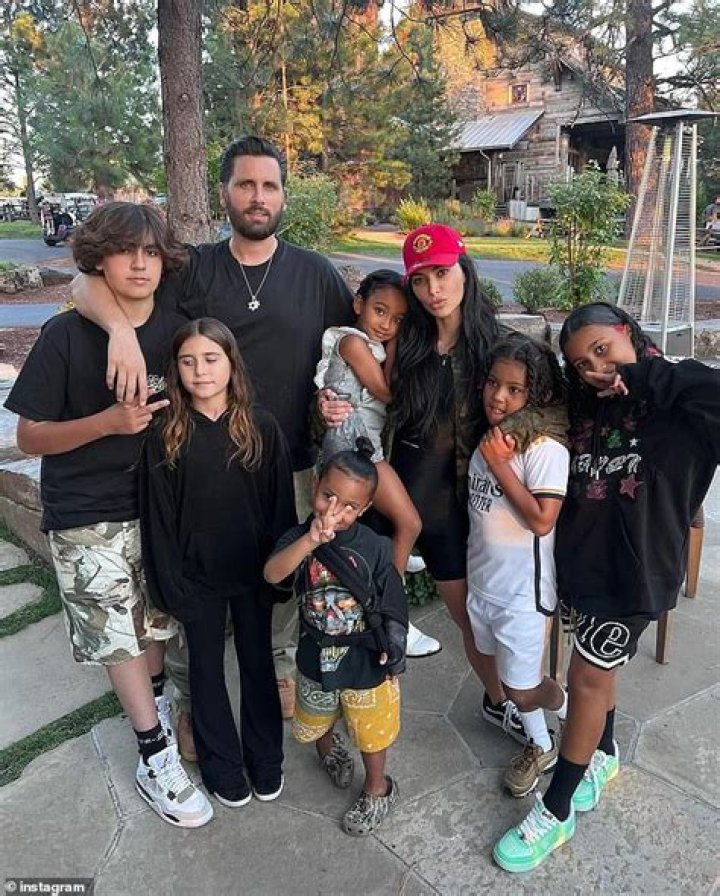 Kourtney Kardashian Age, Kids, Instagram, Net Worth, Boyfriend & Dating