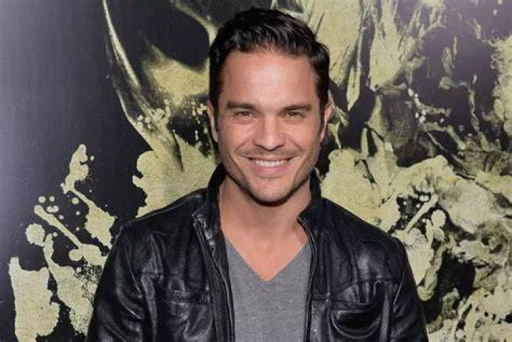 Kuno Becker anuncia que ser&aacute; pap&aacute;