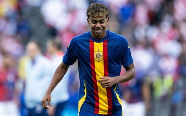 Lamine Yamal devient le plus jeune joueur de l'histoire du Bar&ccedil;a &agrave;