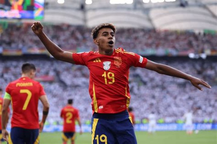 Lamine Yamal, traici&oacute;n por 2,5 millones y padres del Real Madrid