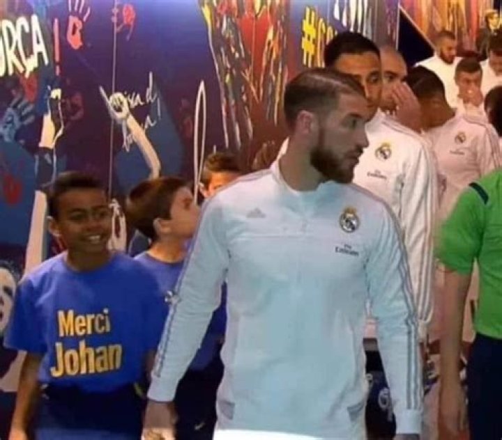 Lamine Yamal with Sergio Ramos in El Clasico 20152016. r/soccer