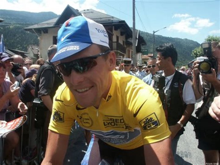 Lance Armstrong Once Had the Most Hilariously Awkward 'Cards Against
