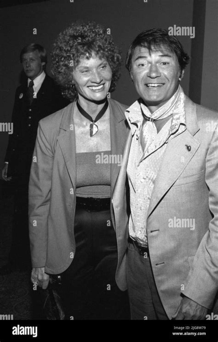 Larry Storch Wife Norma Storch Daughter, Net Worth, Wikipedia