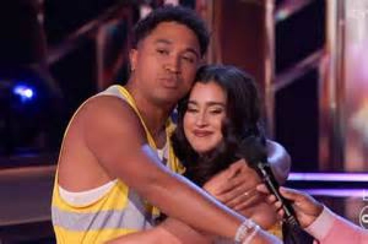 Lauren Jauregui, exFifth Harmony, assume namoro com dan&ccedil;arina