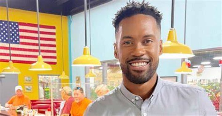 Lawrence Jones Salary Info on New &lsquo;Fox & Friends&rsquo; Enterprise Reporter