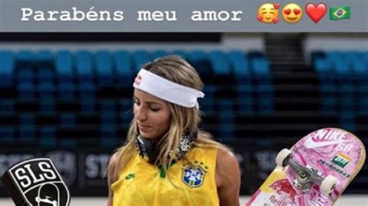 Leticia Bufoni Neymar Leticia Bufoni Neymar Pin Teepublic De / More