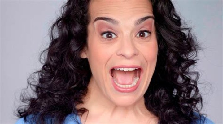 LI comedian Jessica Kirson talks about her first time, whispering in