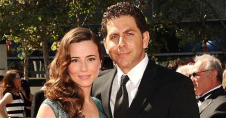 Linda Cardellini Net Worth 2024 Joell Madalyn