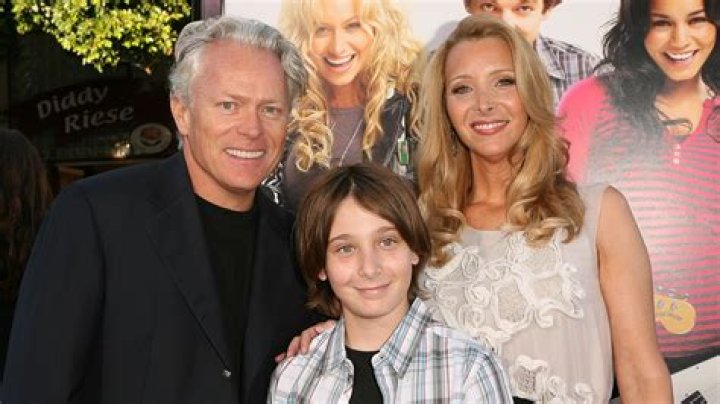 Lisa Kudrows Family Son, Husband, Siblings, Parents RiffDash